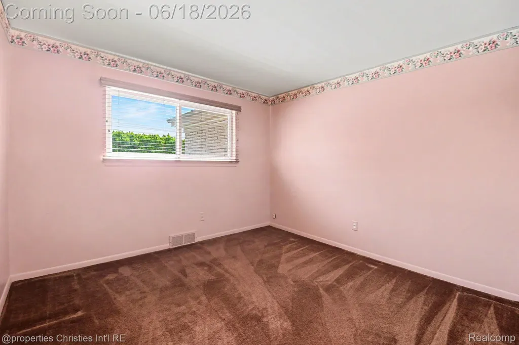 32916 Cambridge Drive Warren City MI 48093