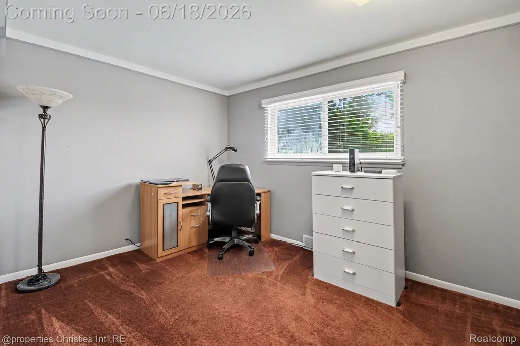32916 Cambridge Drive Warren City MI 48093