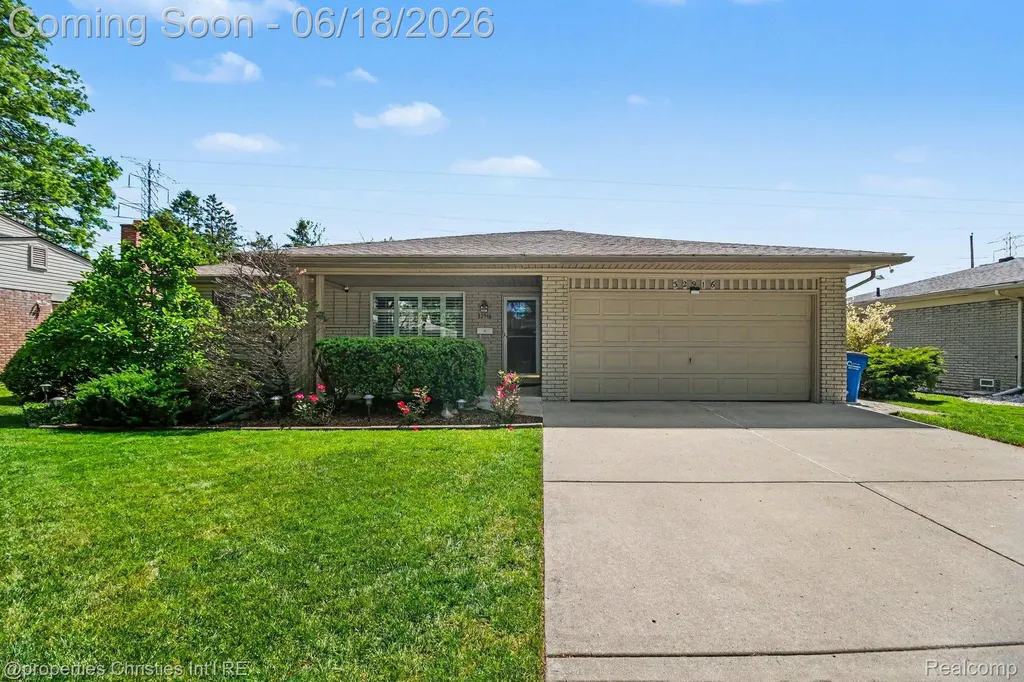 32916 Cambridge Drive Warren City MI 48093