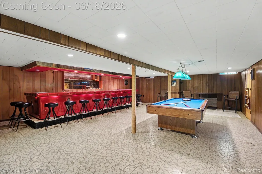 32916 Cambridge Drive Warren City MI 48093