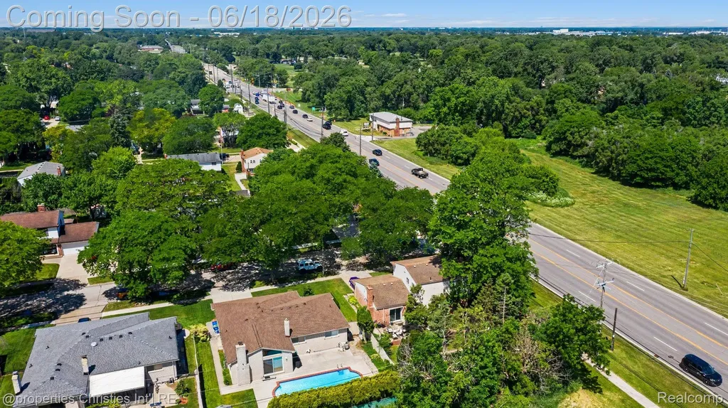 32916 Cambridge Drive Warren City MI 48093