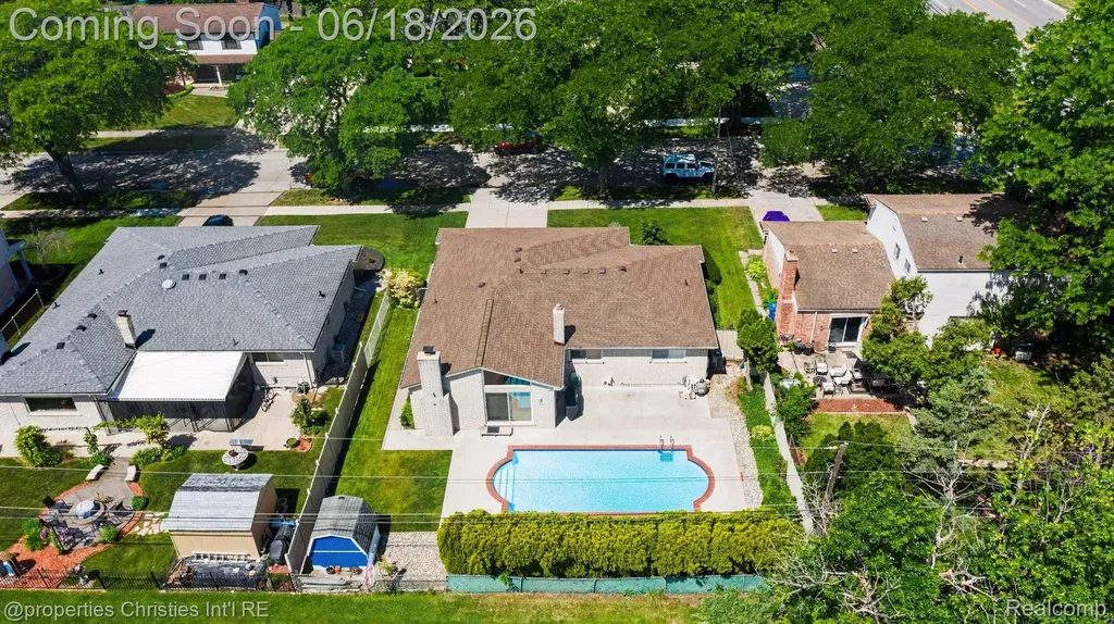32916 Cambridge Drive Warren City MI 48093