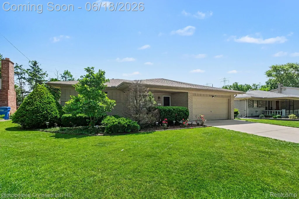 32916 Cambridge Drive Warren City MI 48093