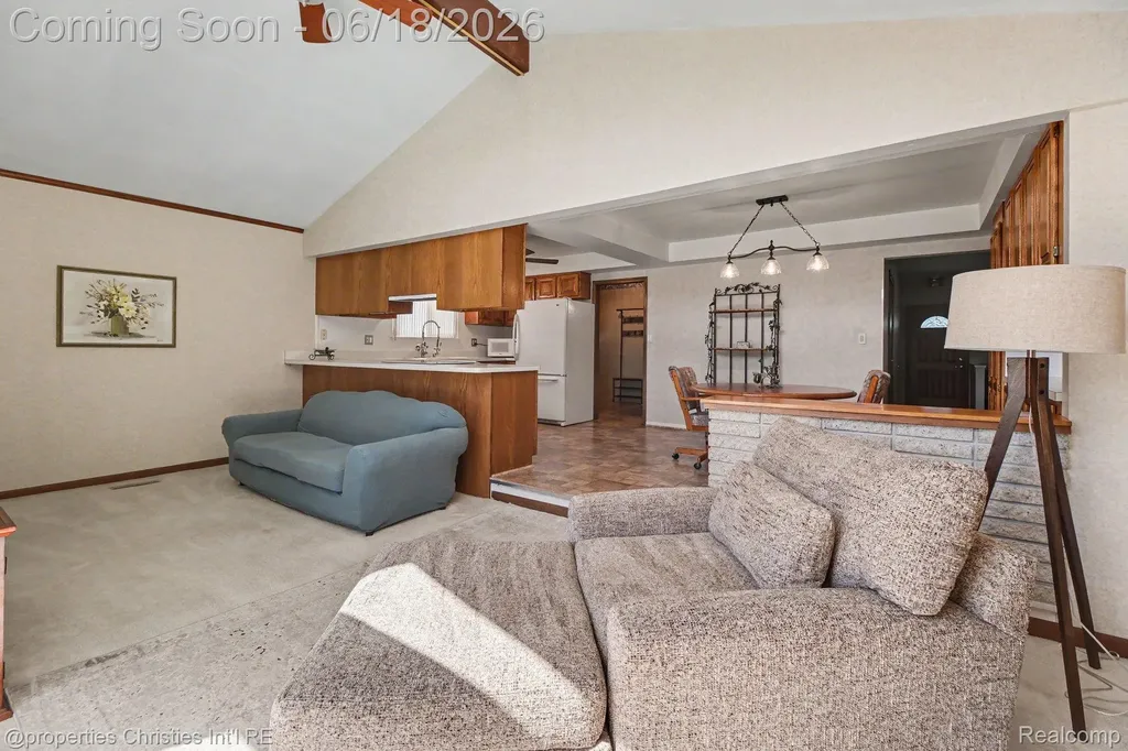32916 Cambridge Drive Warren City MI 48093