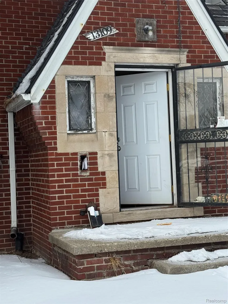 13109 Kilbourne Street Detroit City MI 48213