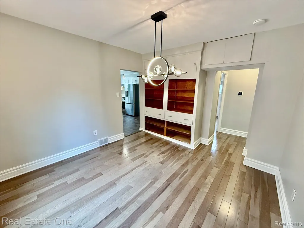 865 Grant Avenue Clawson City MI 48017