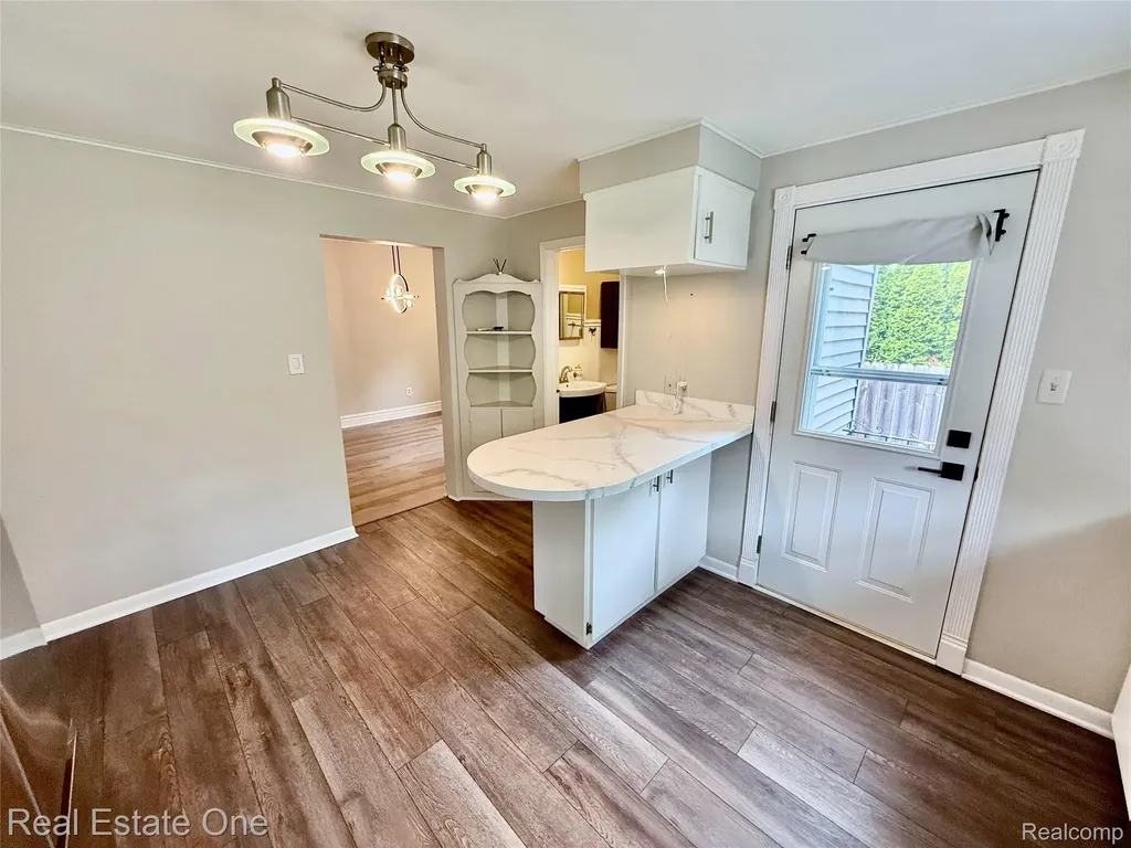 865 Grant Avenue Clawson City MI 48017