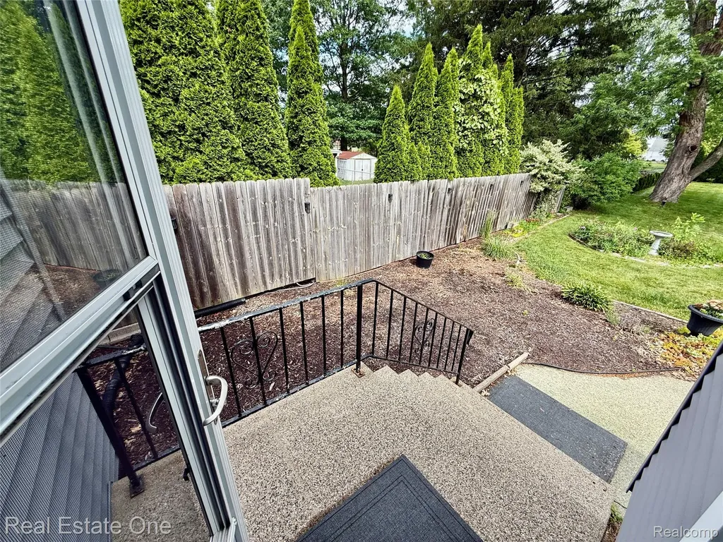 865 Grant Avenue Clawson City MI 48017