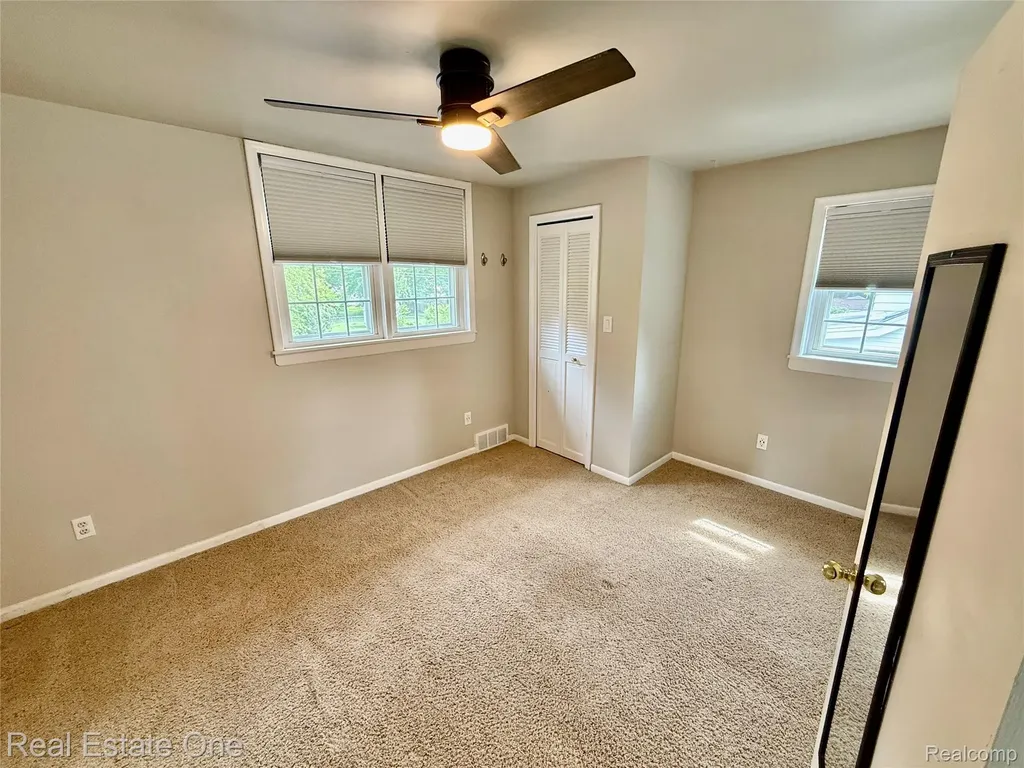 865 Grant Avenue Clawson City MI 48017