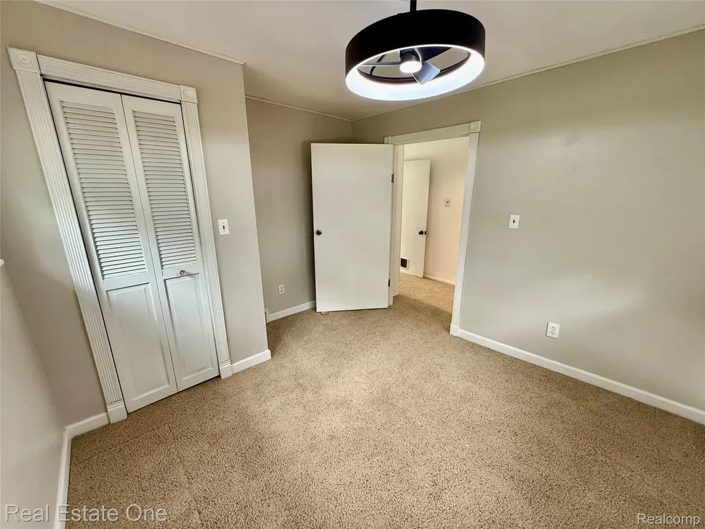 865 Grant Avenue Clawson City MI 48017