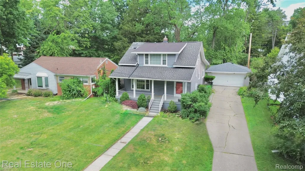 865 Grant Avenue Clawson City MI 48017