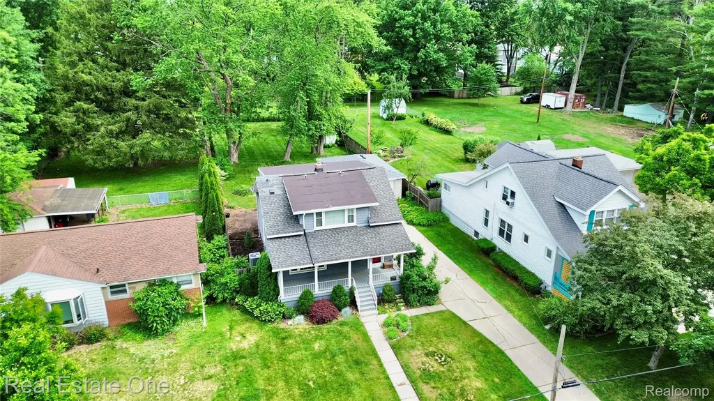 865 Grant Avenue Clawson City MI 48017