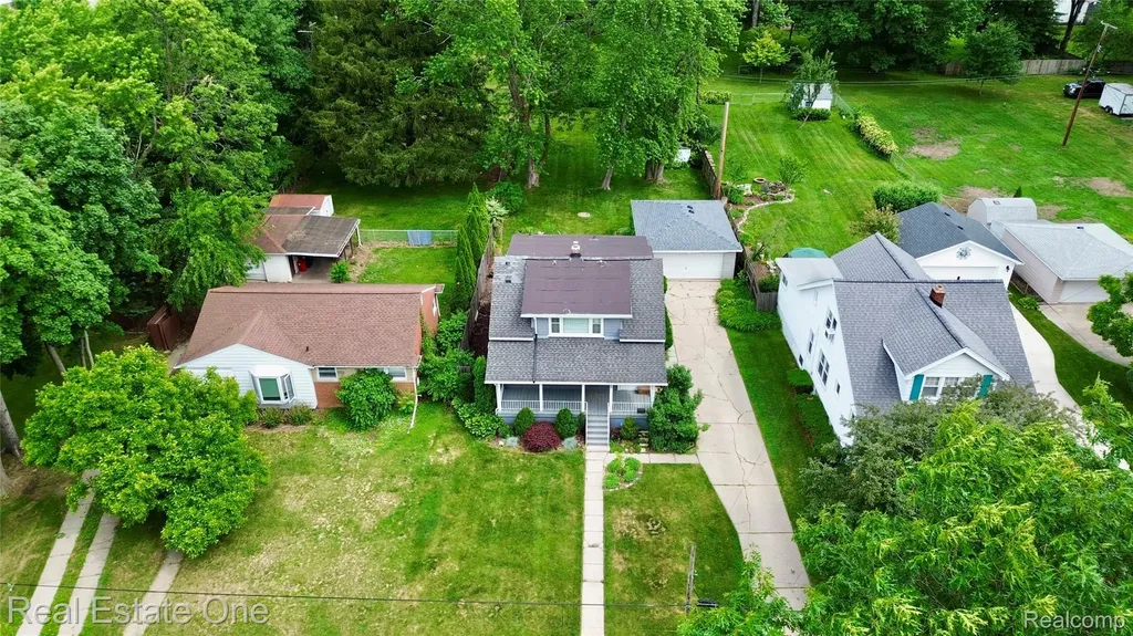 865 Grant Avenue Clawson City MI 48017
