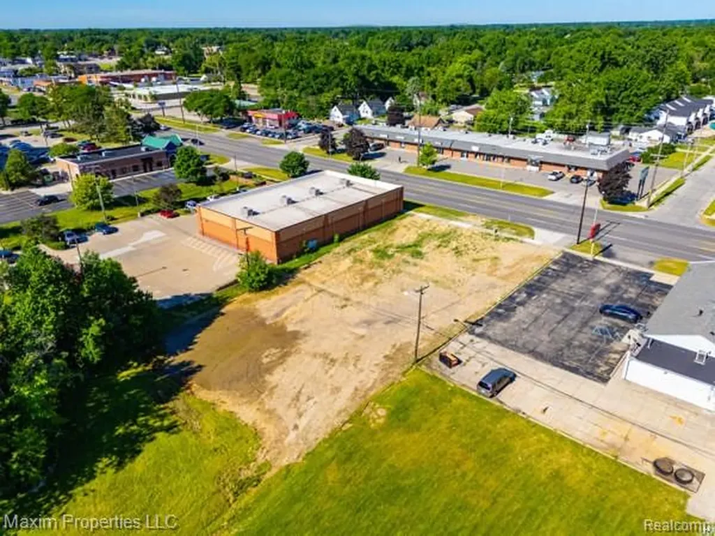 6248 Middlebelt Road Garden City City MI 48135