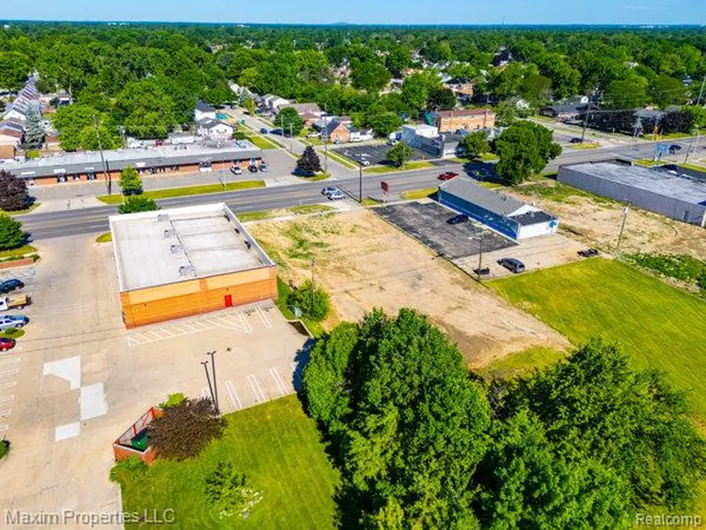 6248 Middlebelt Road Garden City City MI 48135