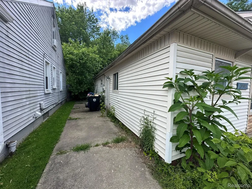 15589 Norborne Avenue Redford Charter Township MI 48239