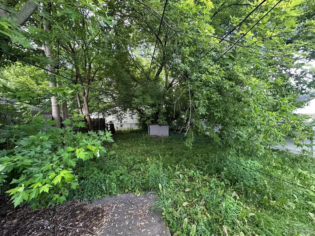 15589 Norborne Avenue Redford Charter Township MI 48239