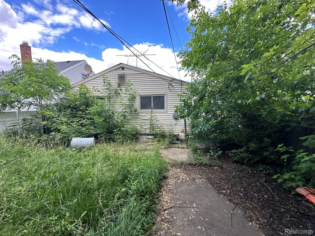 15589 Norborne Avenue Redford Charter Township MI 48239