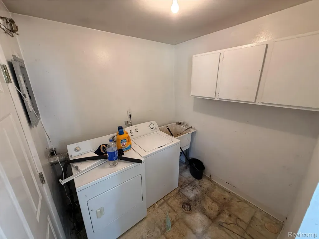 15589 Norborne Avenue Redford Charter Township MI 48239