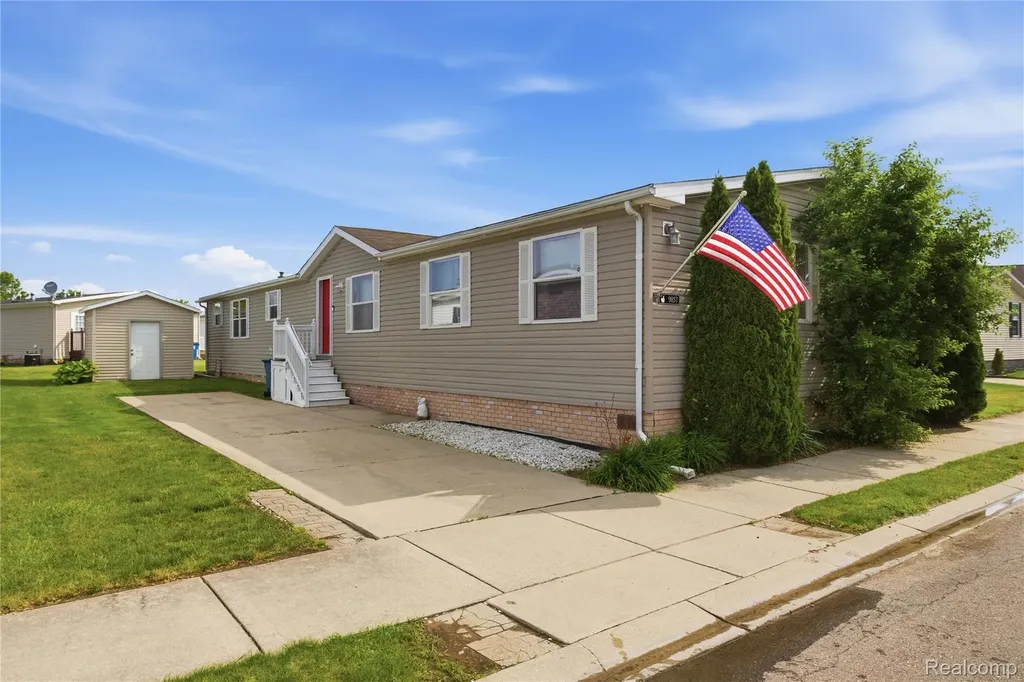 9857 Rembrandt Way Fenton City MI 48430