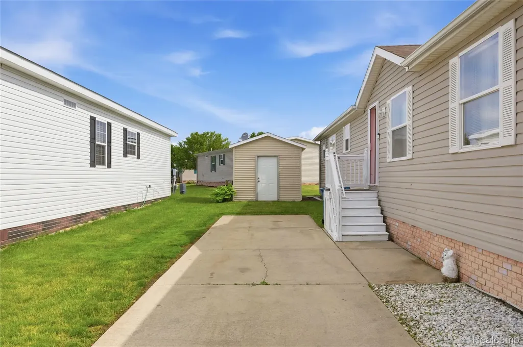 9857 Rembrandt Way Fenton City MI 48430