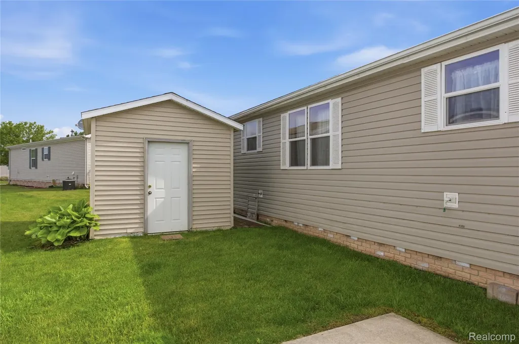 9857 Rembrandt Way Fenton City MI 48430