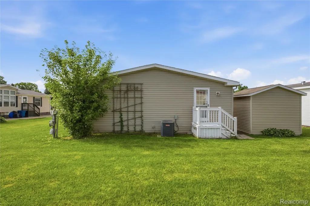 9857 Rembrandt Way Fenton City MI 48430