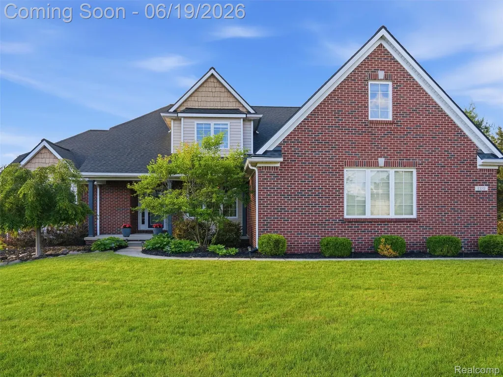 1232 Thorn Ridge Drive Hartland Township MI 48843