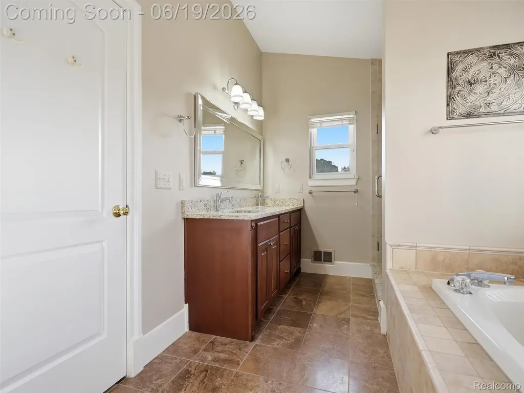 1232 Thorn Ridge Drive Hartland Township MI 48843