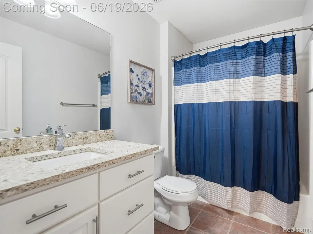 1232 Thorn Ridge Drive Hartland Township MI 48843