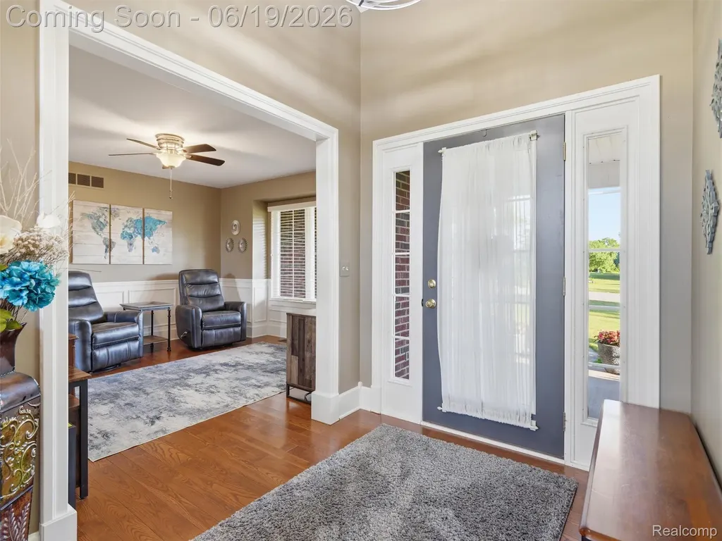 1232 Thorn Ridge Drive Hartland Township MI 48843