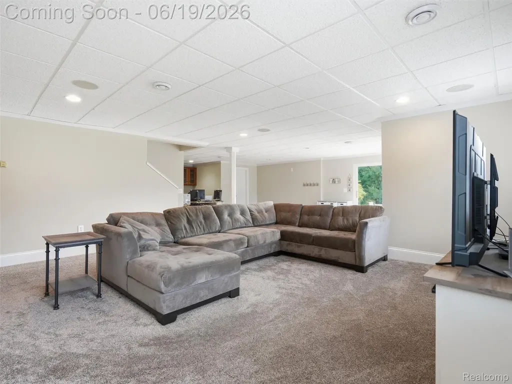 1232 Thorn Ridge Drive Hartland Township MI 48843