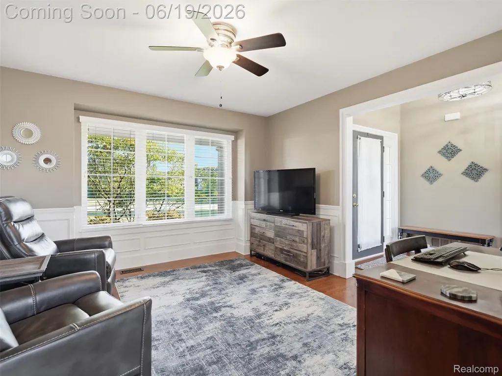 1232 Thorn Ridge Drive Hartland Township MI 48843