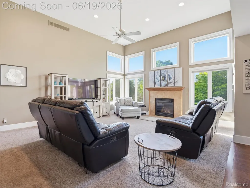 1232 Thorn Ridge Drive Hartland Township MI 48843