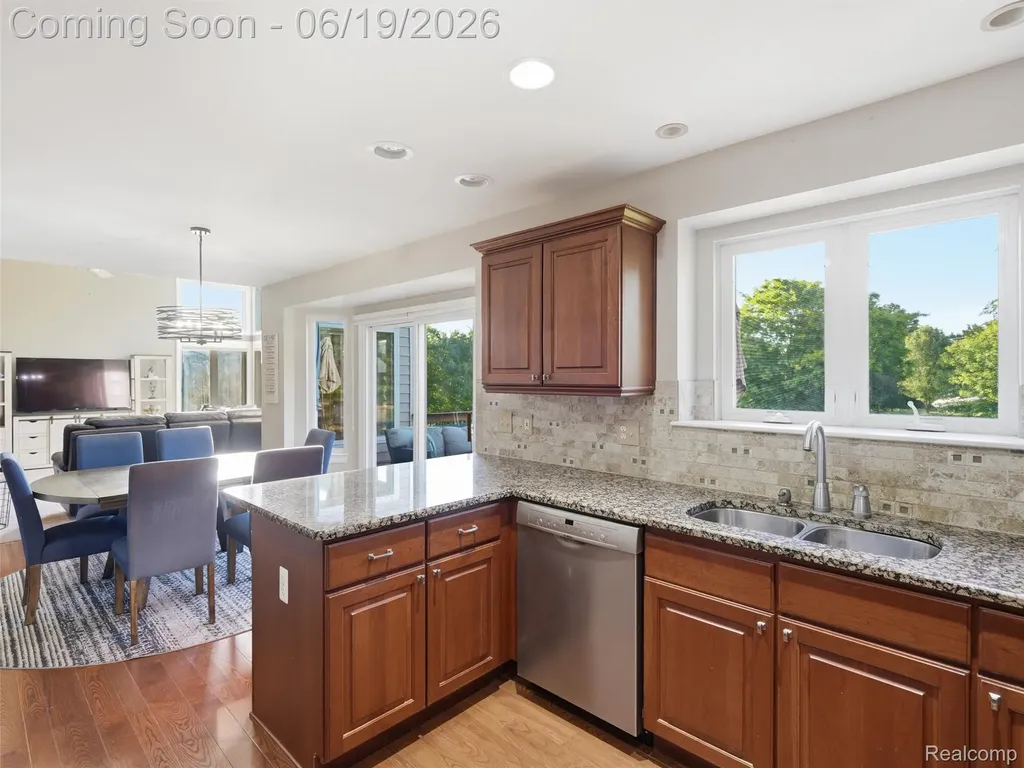 1232 Thorn Ridge Drive Hartland Township MI 48843