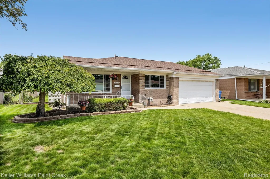 5153 Busch Avenue Warren City MI 48091