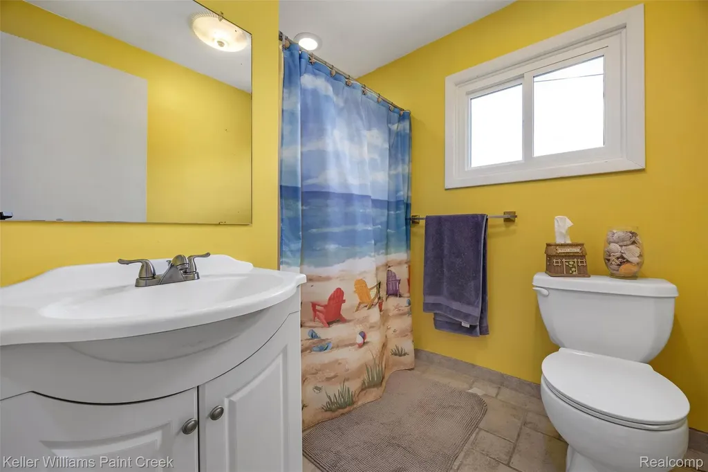 5153 Busch Avenue Warren City MI 48091