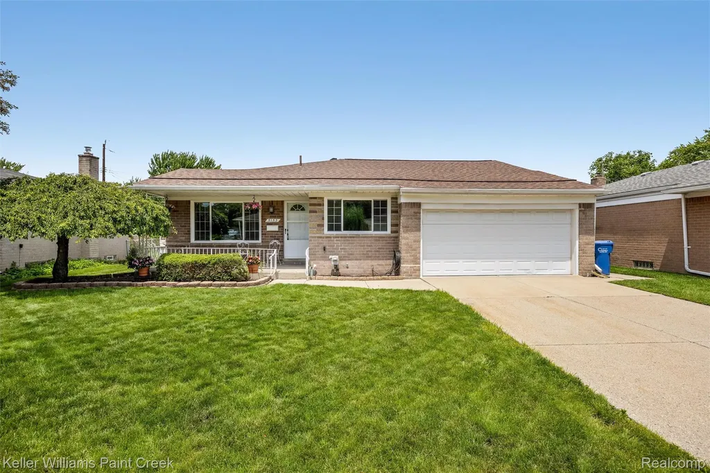5153 Busch Avenue Warren City MI 48091
