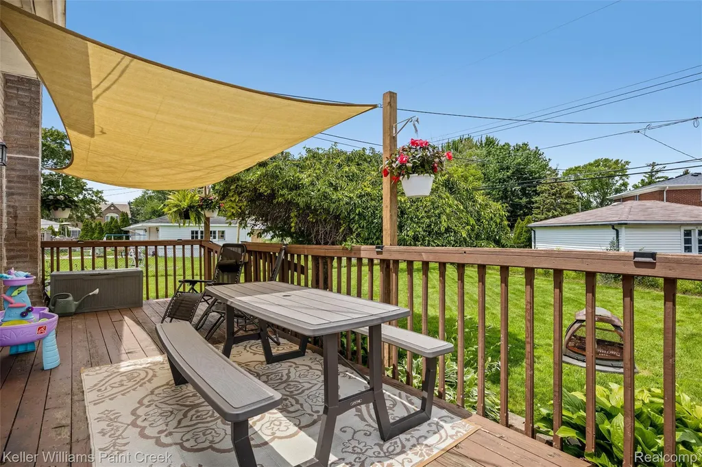 5153 Busch Avenue Warren City MI 48091