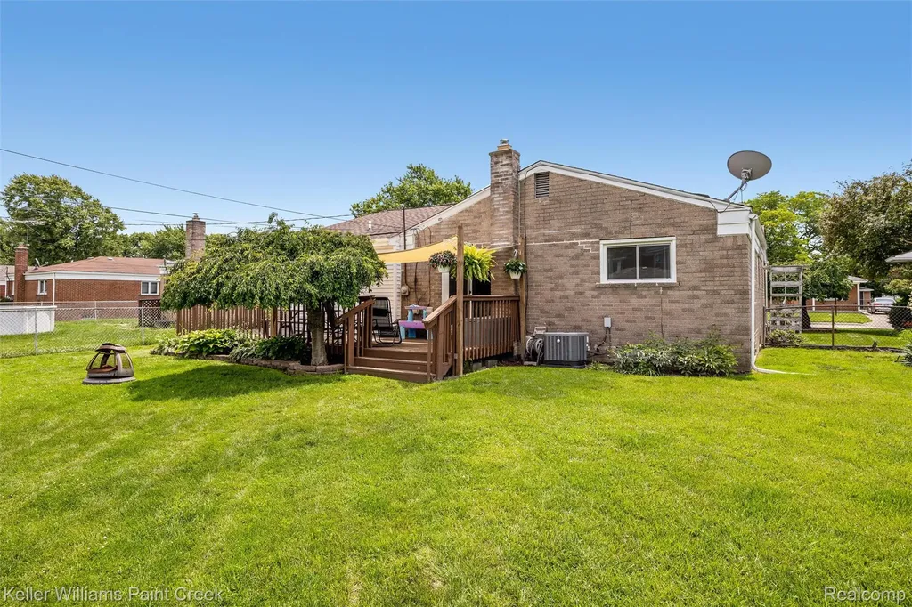 5153 Busch Avenue Warren City MI 48091