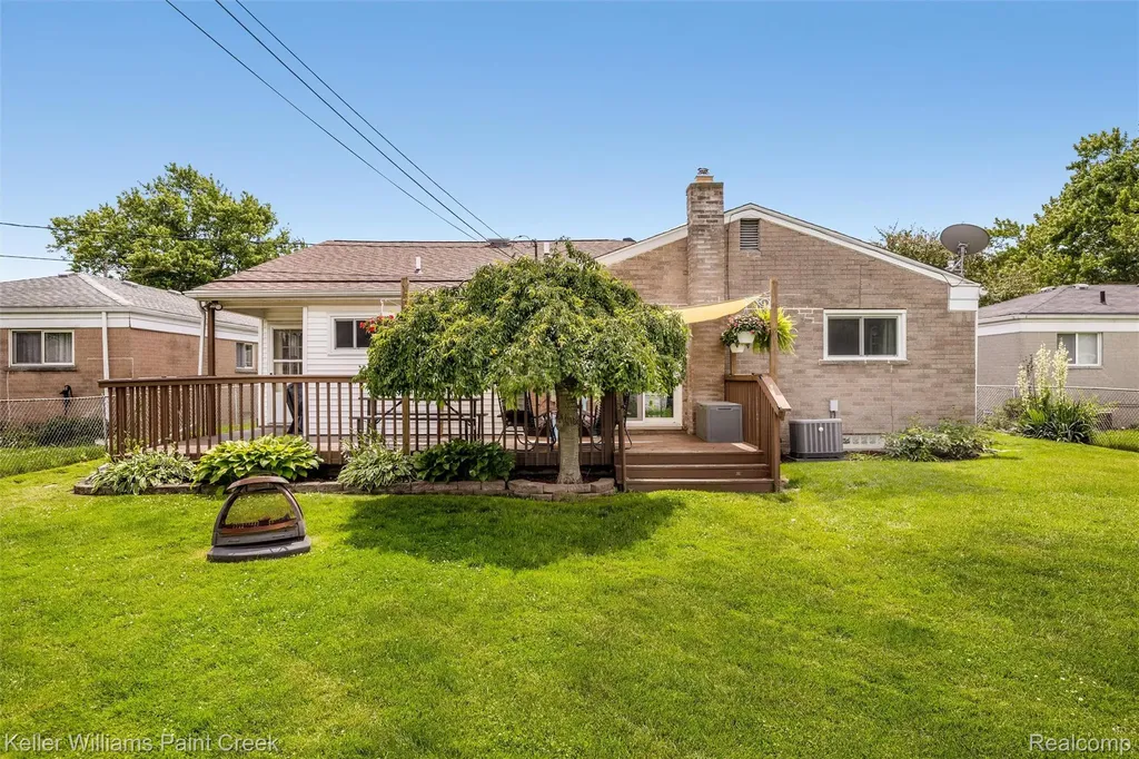5153 Busch Avenue Warren City MI 48091