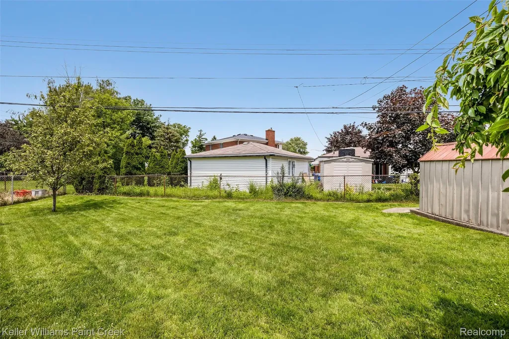 5153 Busch Avenue Warren City MI 48091