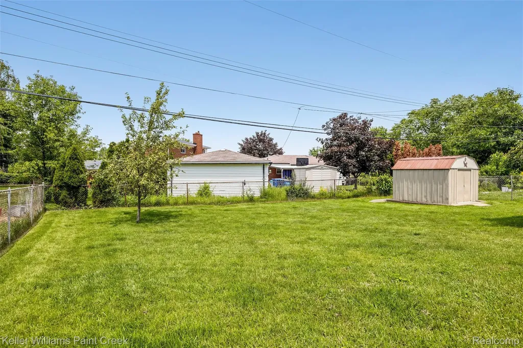5153 Busch Avenue Warren City MI 48091