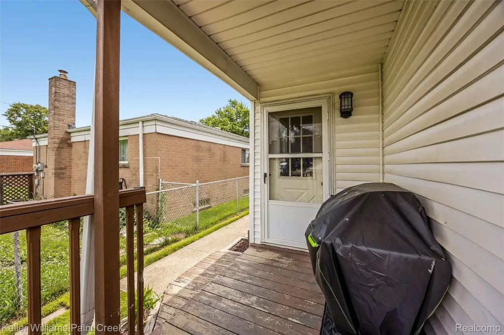 5153 Busch Avenue Warren City MI 48091