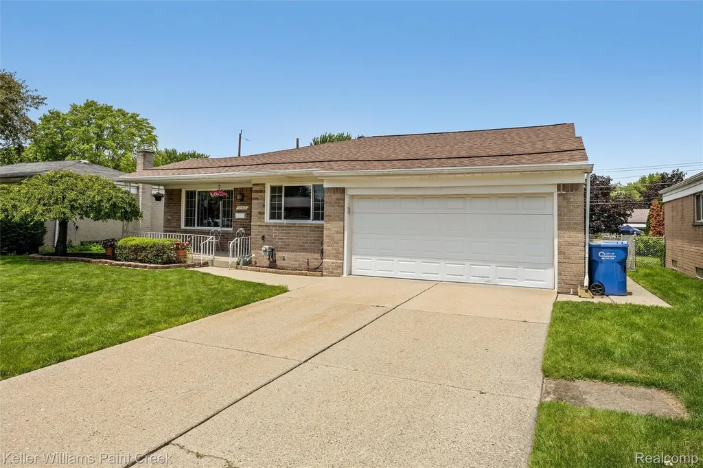 5153 Busch Avenue Warren City MI 48091