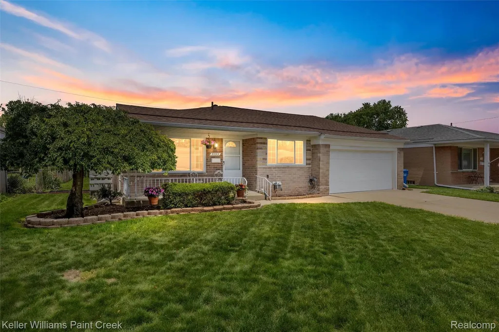 5153 Busch Avenue Warren City MI 48091