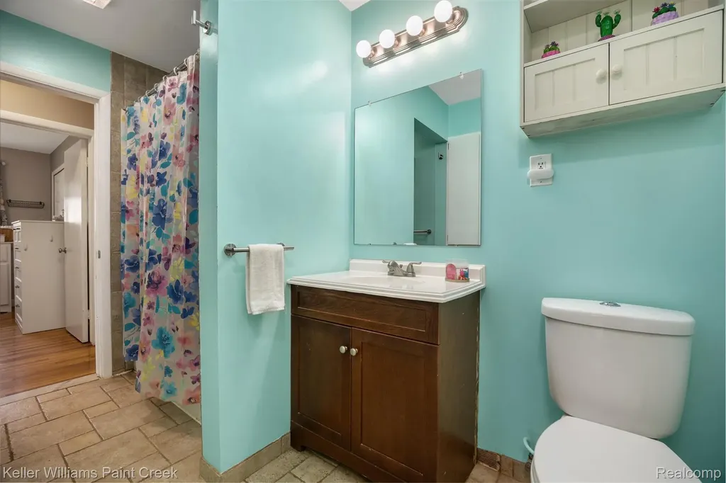 5153 Busch Avenue Warren City MI 48091