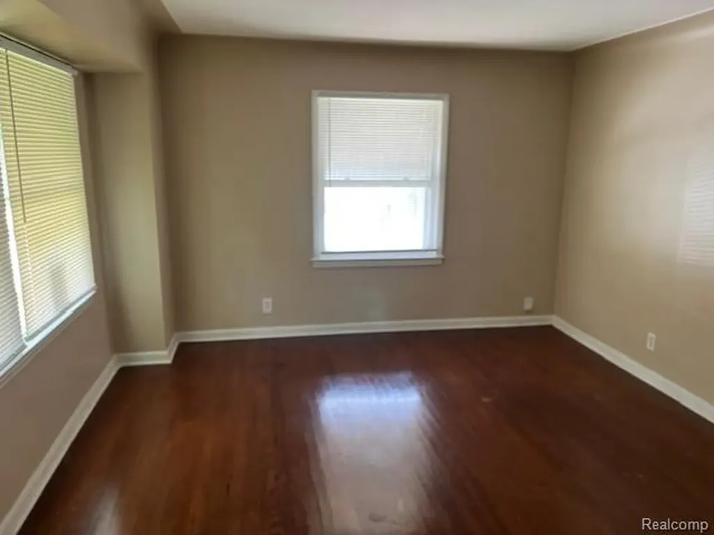 14627 Agnes Avenue Eastpointe City MI 48021