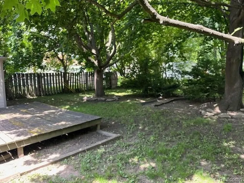 14627 Agnes Avenue Eastpointe City MI 48021