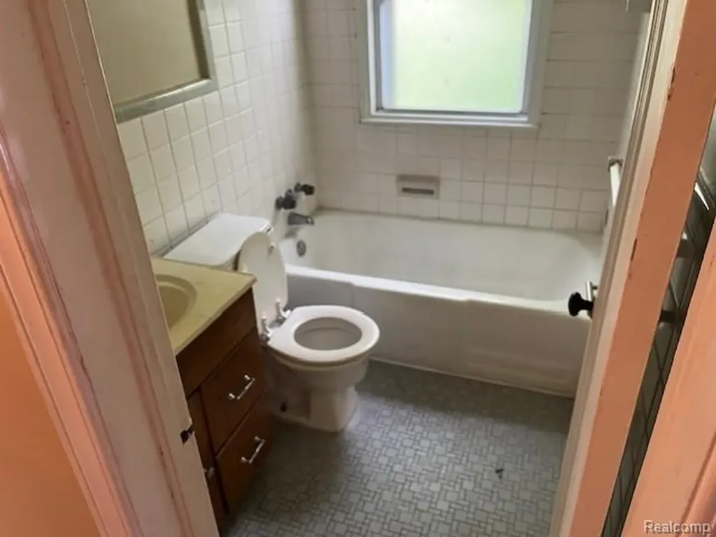 14627 Agnes Avenue Eastpointe City MI 48021